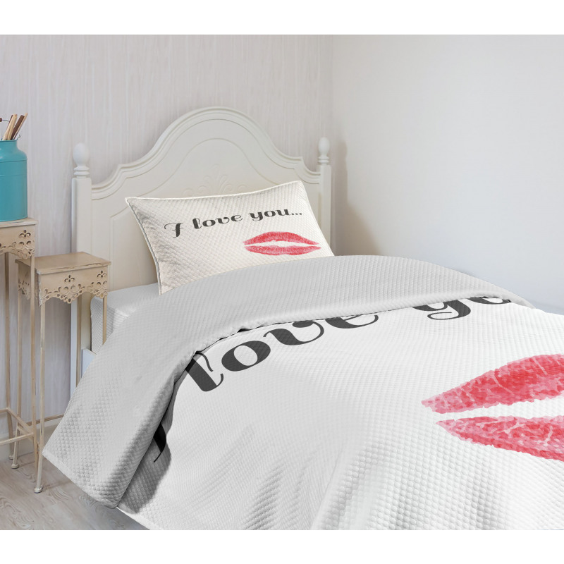 Red Kiss Lipstick Bedspread Set