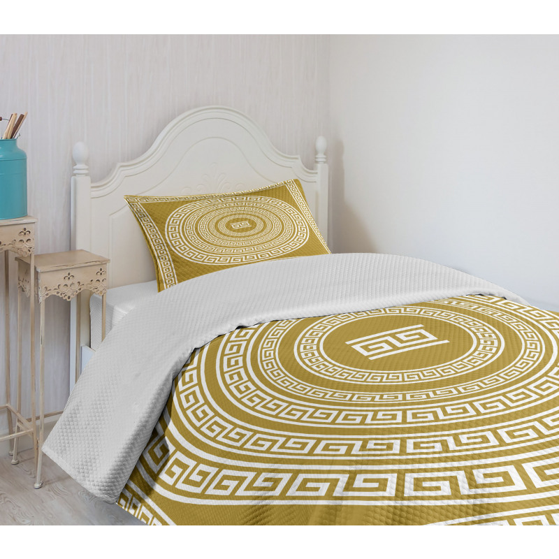 Frieze Meander Lines Bedspread Set