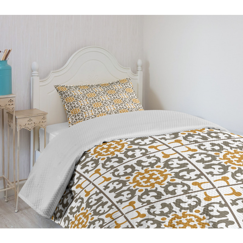 Scroll Tiles Bedspread Set