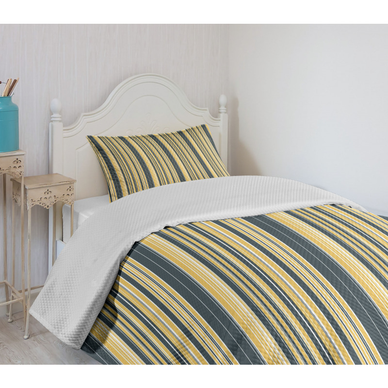 Retro Vertical Lines Bedspread Set