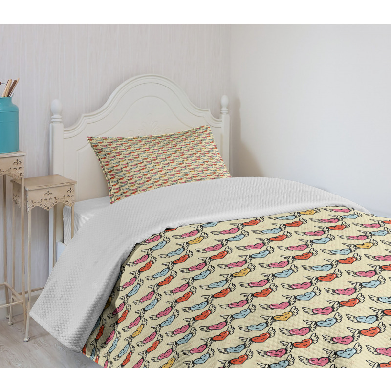 Flying Hearts Bedspread Set