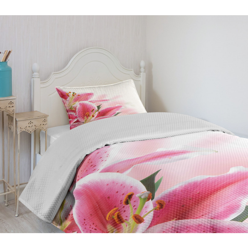 Lilies Bouquet Bedspread Set