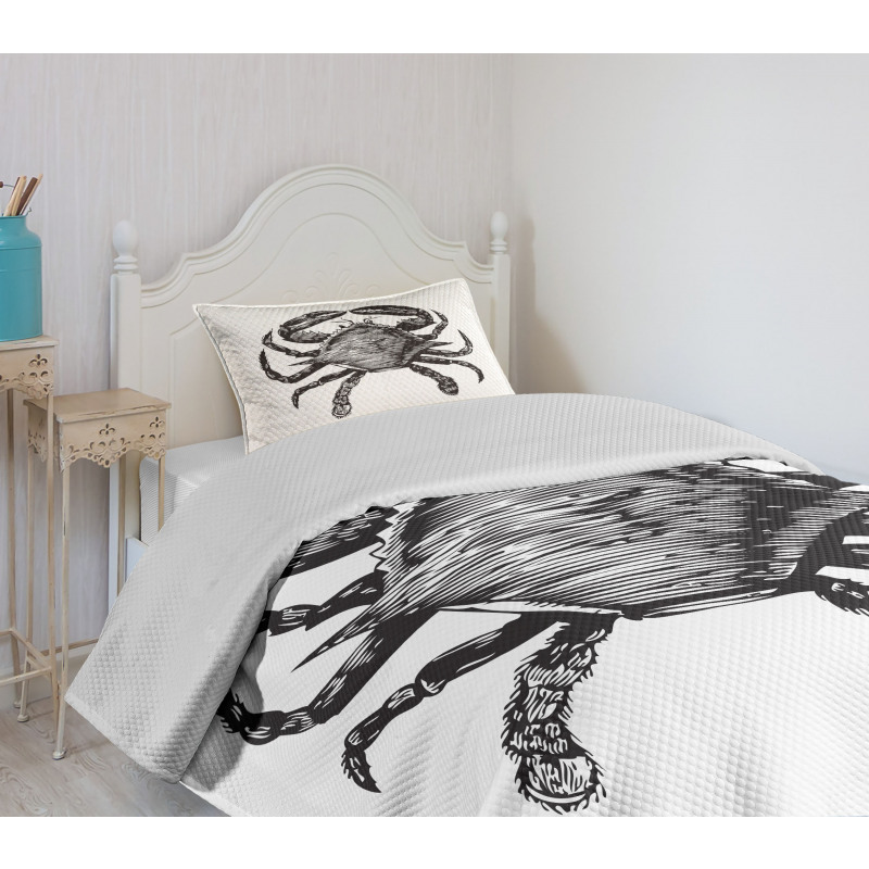 Crustacean Family Artwork Bedspread Set