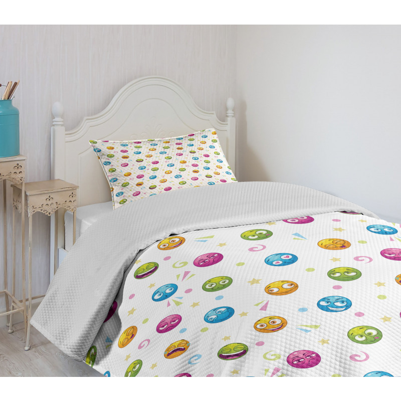 Colorful Round Fun Faces Bedspread Set