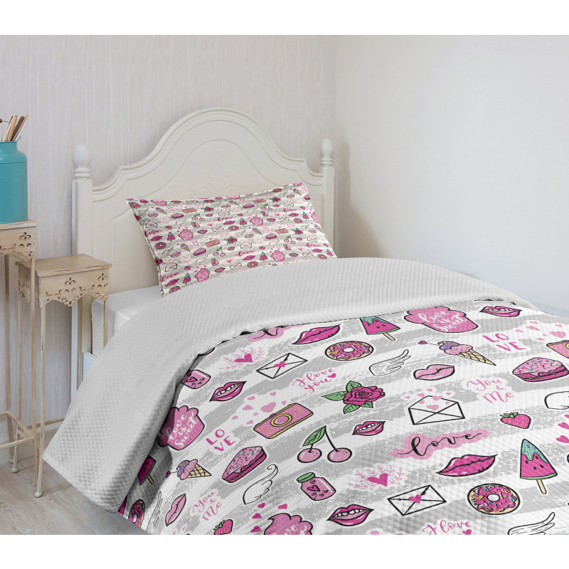 Memphis Style Doodle Bedspread Set