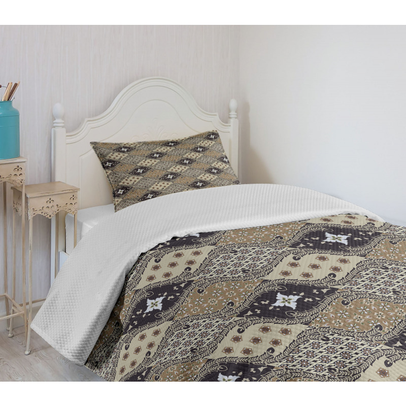Old Fashioned Batik Pattern Bedspread Set