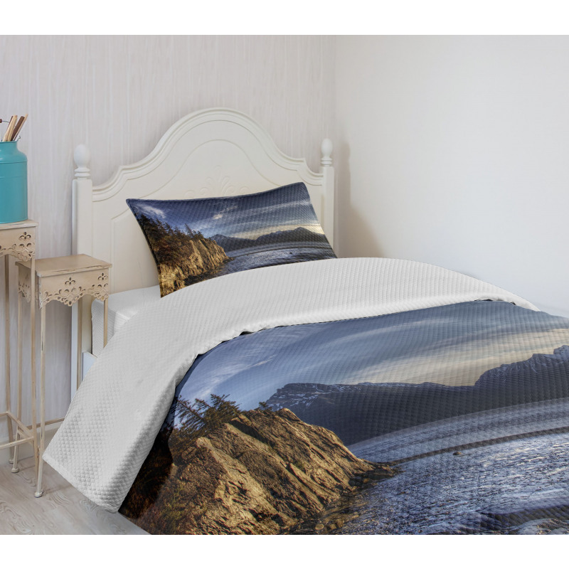 Turnagain Arm Beach Bedspread Set