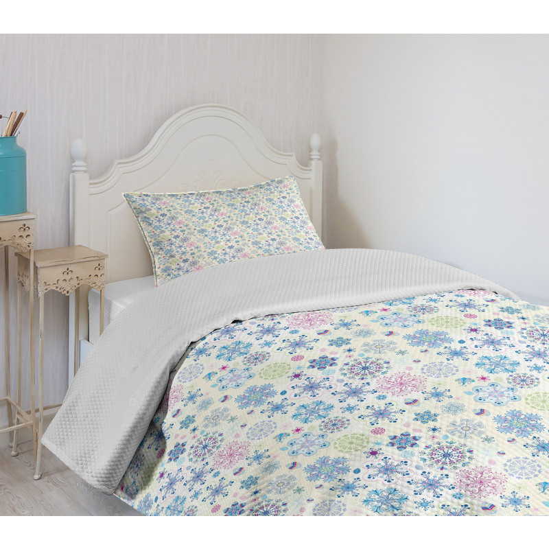 Colorful Winter Leaf Bedspread Set