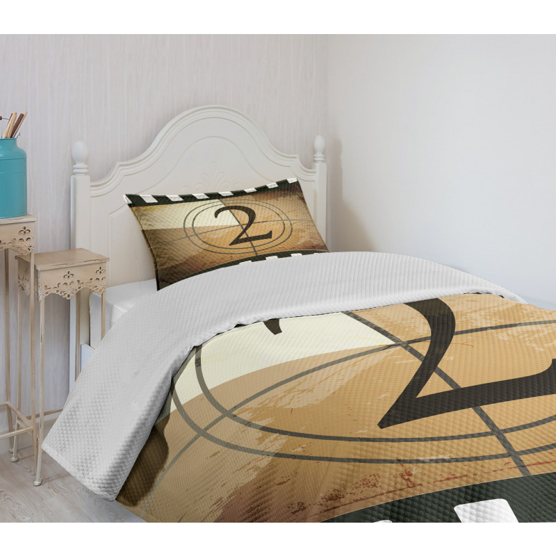 Countdown Theme Bedspread Set