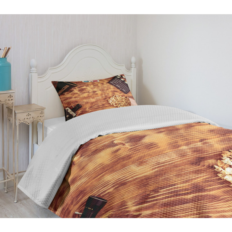 Retro Objects Bedspread Set