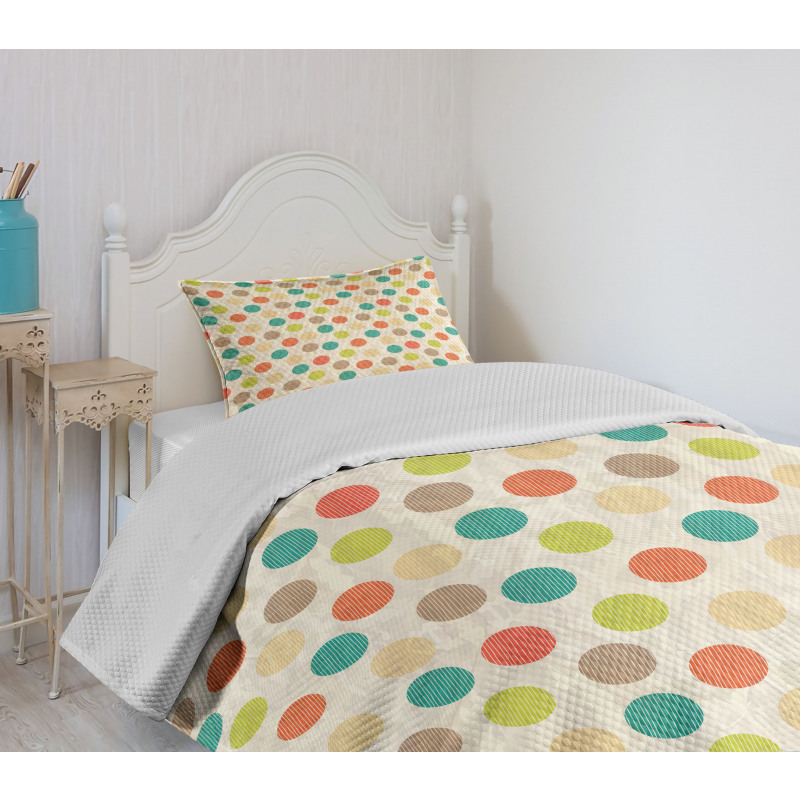 Colorful Circles Grungy Bedspread Set