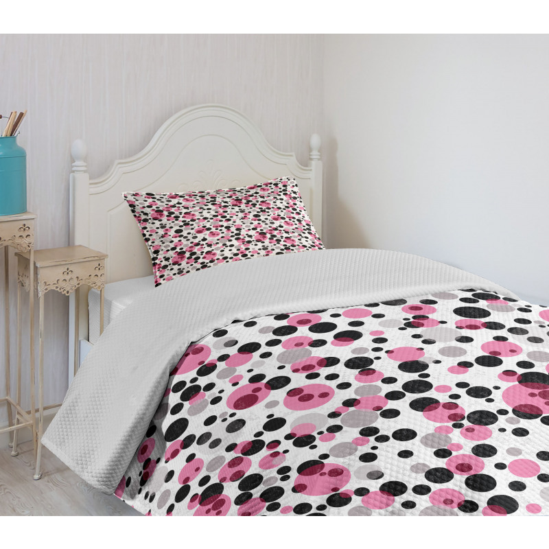 Grunge Spotty Pattern Bedspread Set