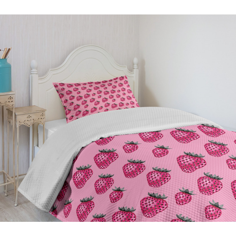 Pop Art Style Strawberry Bedspread Set
