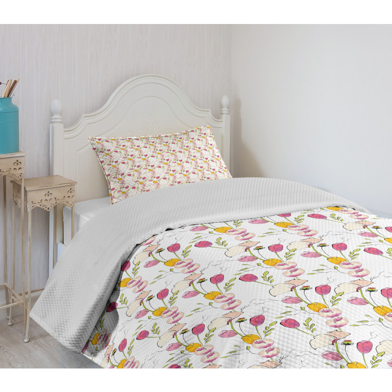 Tulips and Poppies Bedspread Set