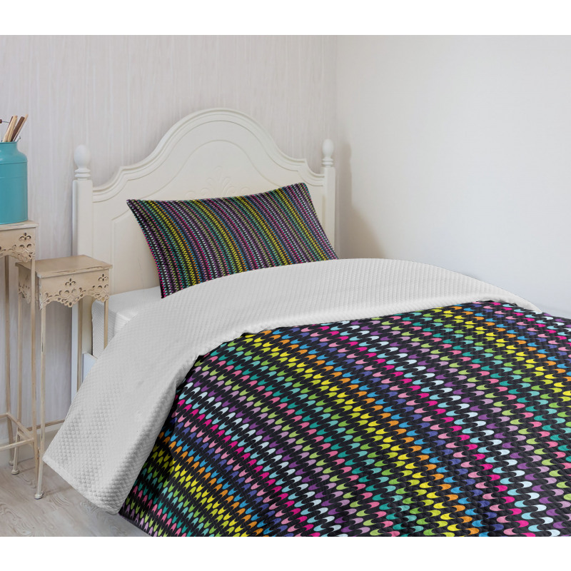 Curved Stripes Design Bedspread Set