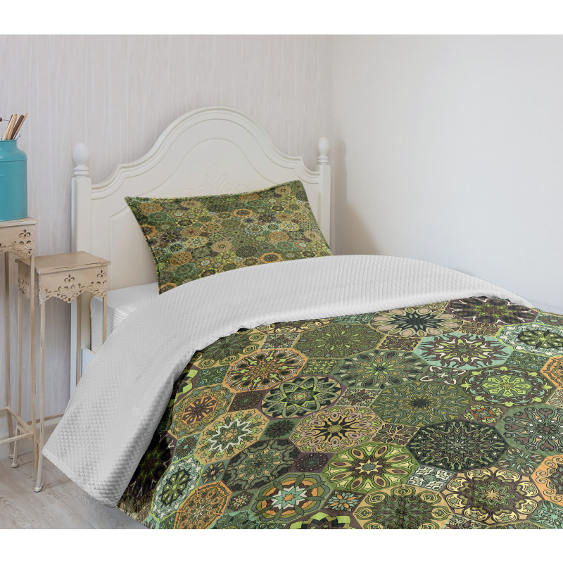 Oriental Floral Octagon Bedspread Set