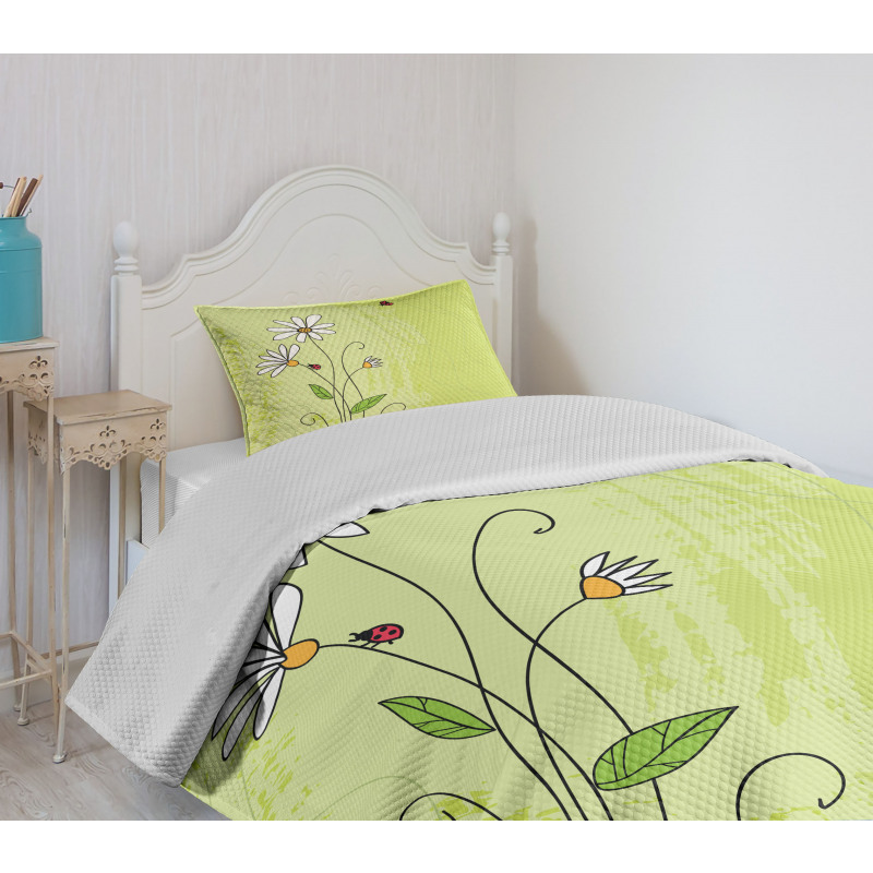 Chamomile Ladybugs Art Bedspread Set