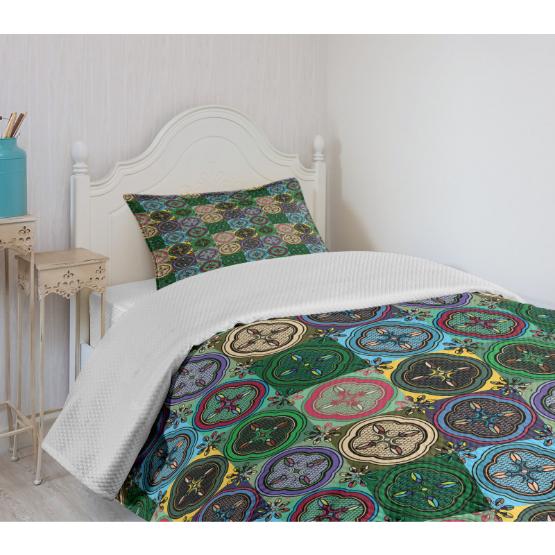 Traditional Vibrant Bedspread Set