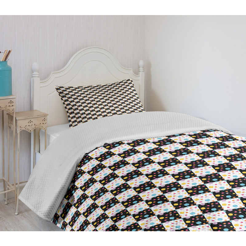 Checkered Dotted Tile Bedspread Set