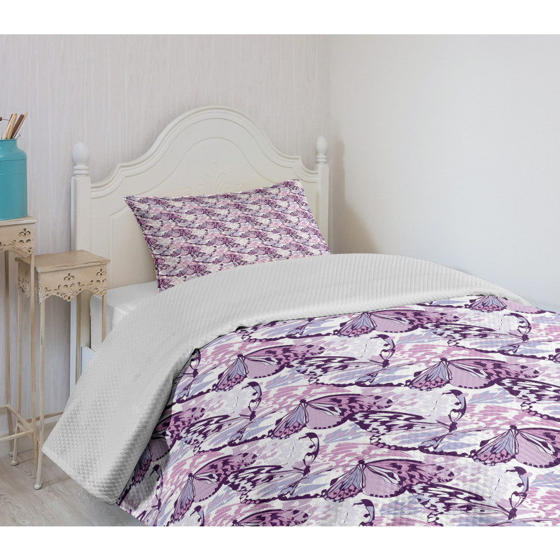 Purple Wings Camo Bedspread Set