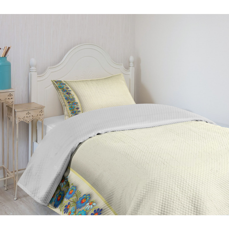 Vertical Border Detail Bedspread Set