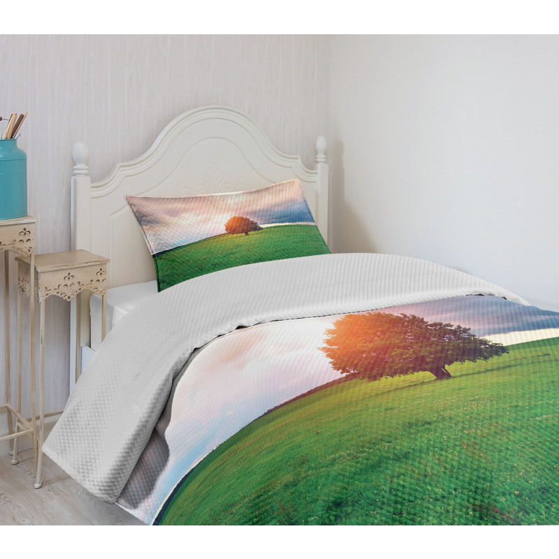 Idyllic Countryside Bedspread Set