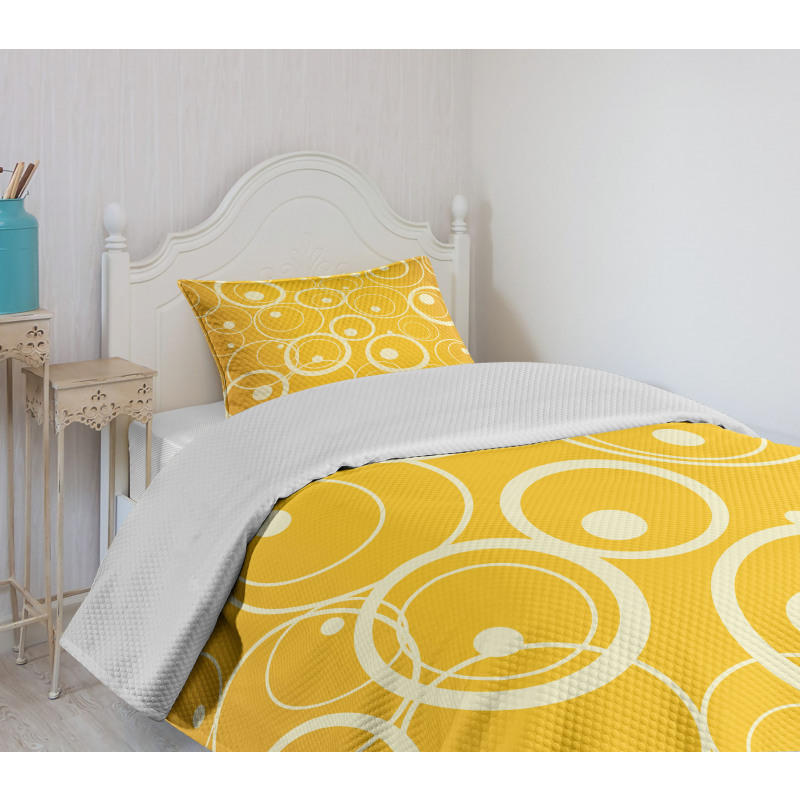 Circles and Dots Bedspread Set