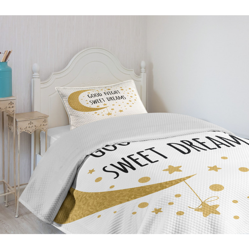 Cheerful Calligraphy Bedspread Set