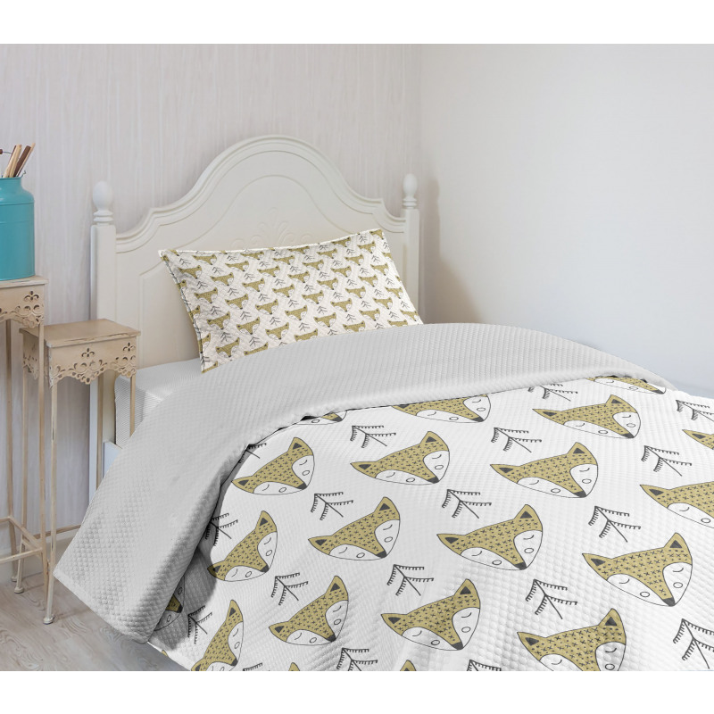 Sleeping Foxes Bedspread Set