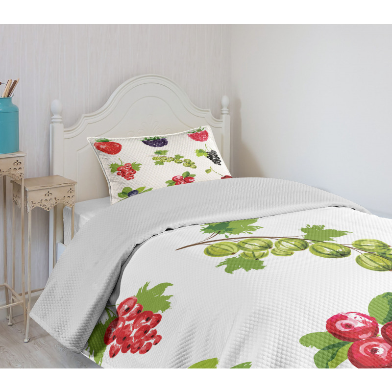 Composition of Berries Bedspread Set