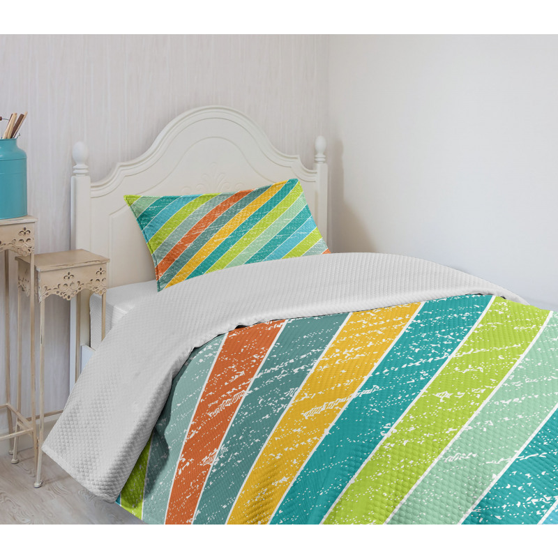 Diagonal Strips Bedspread Set