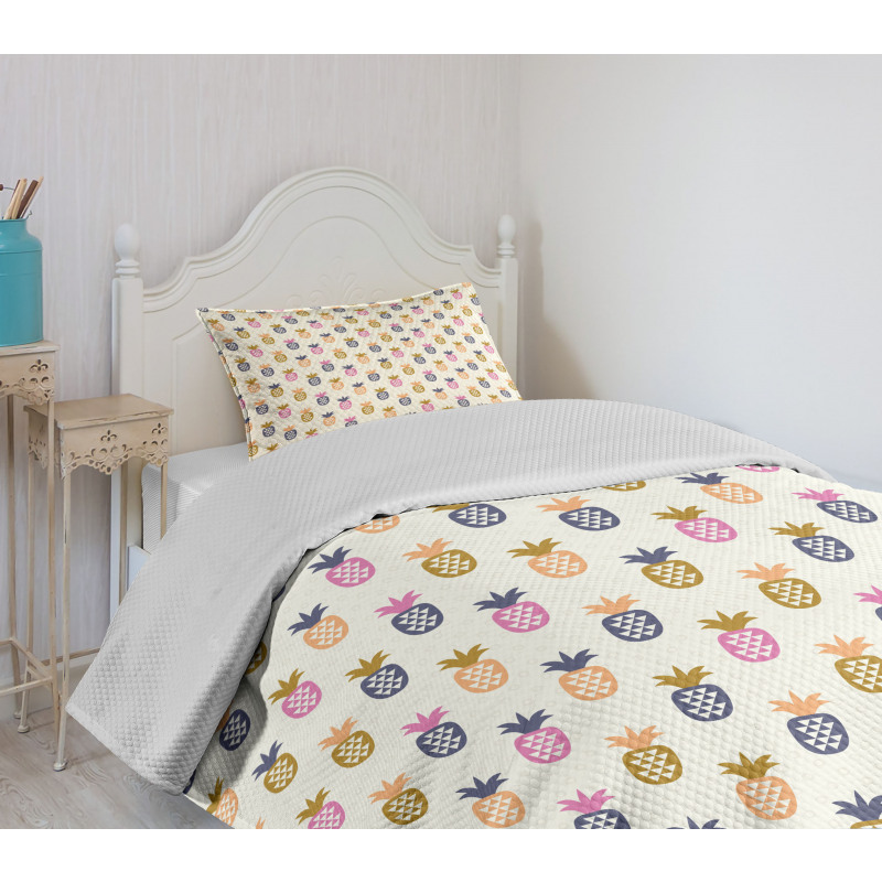 Pineapples with Polka Dots Bedspread Set