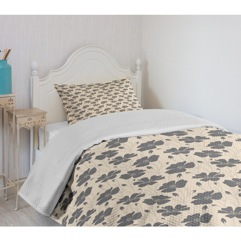 Sketch Buds and Flowers Bedspread Set