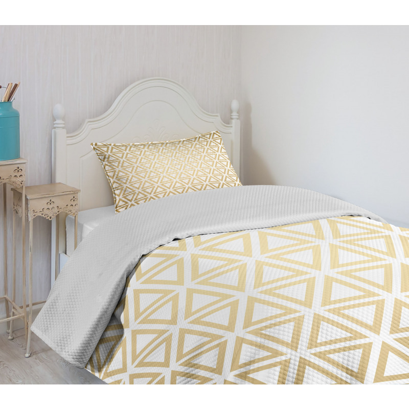 Repeating Triangular Bedspread Set