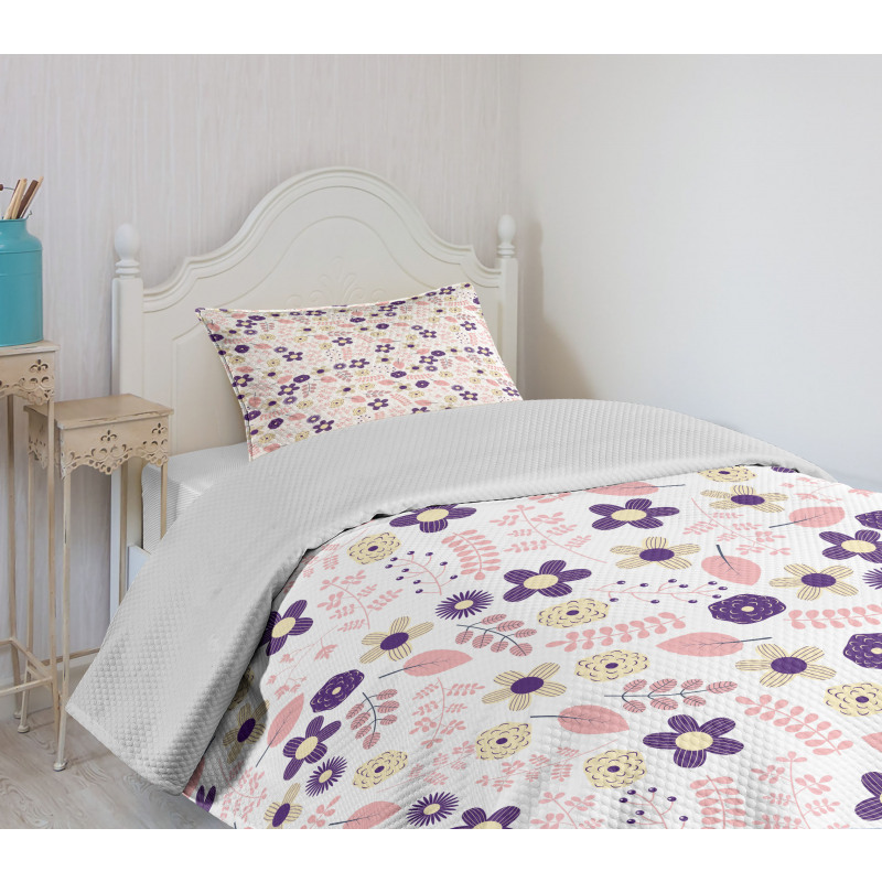 Dahlia and Chrysanthemum Bedspread Set