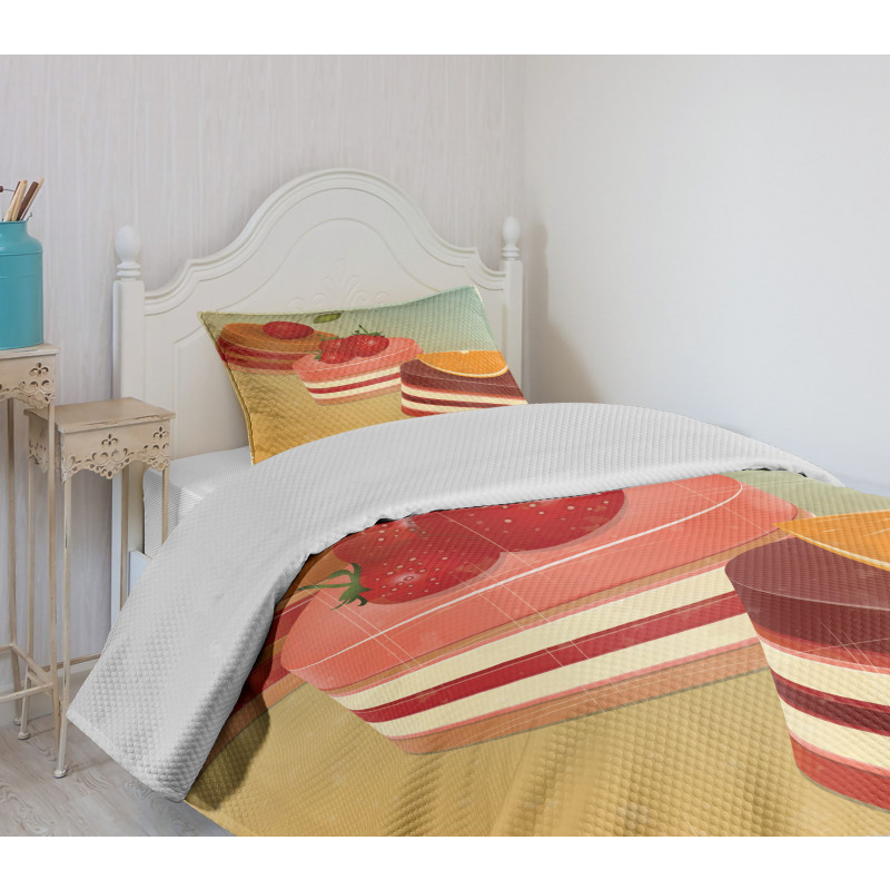 Gruncy Framed Cakes Bedspread Set