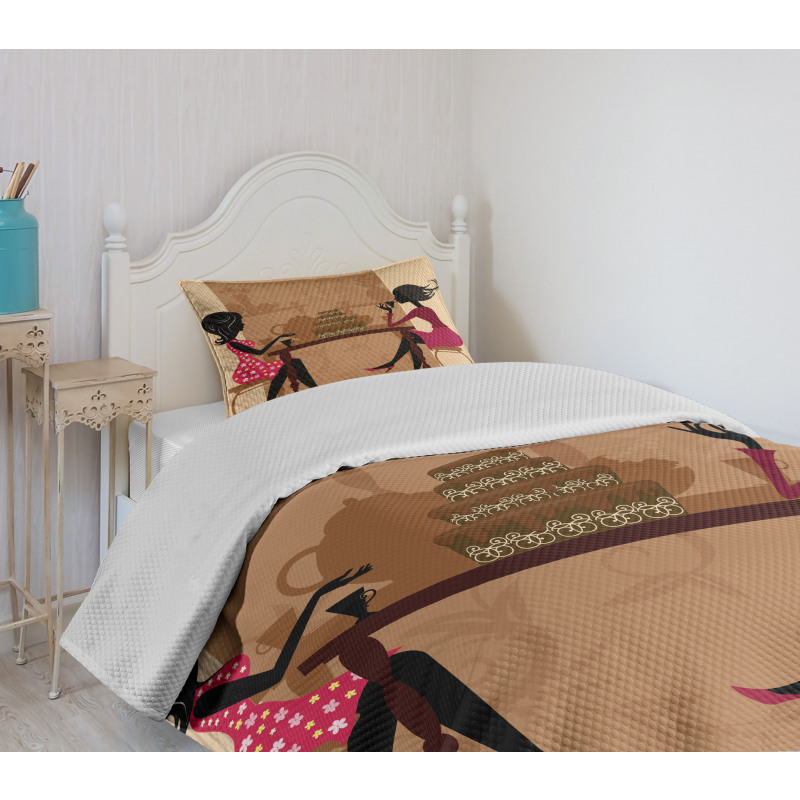 Women Chatting Bedspread Set