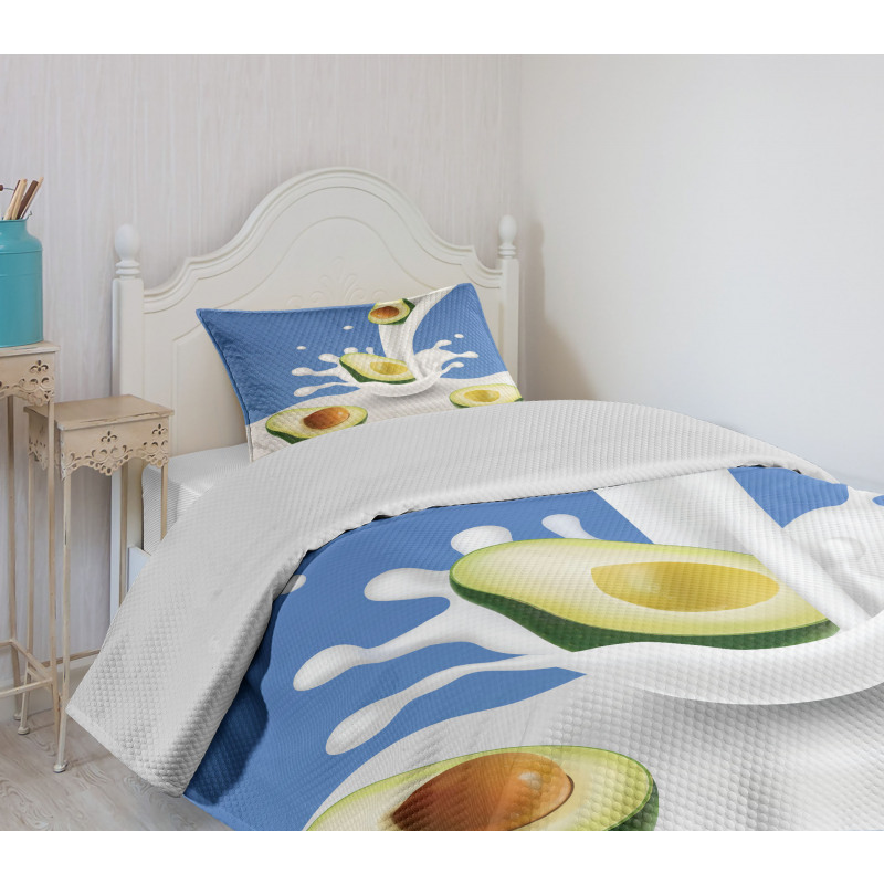 Flowing Milk Splash Bedspread Set