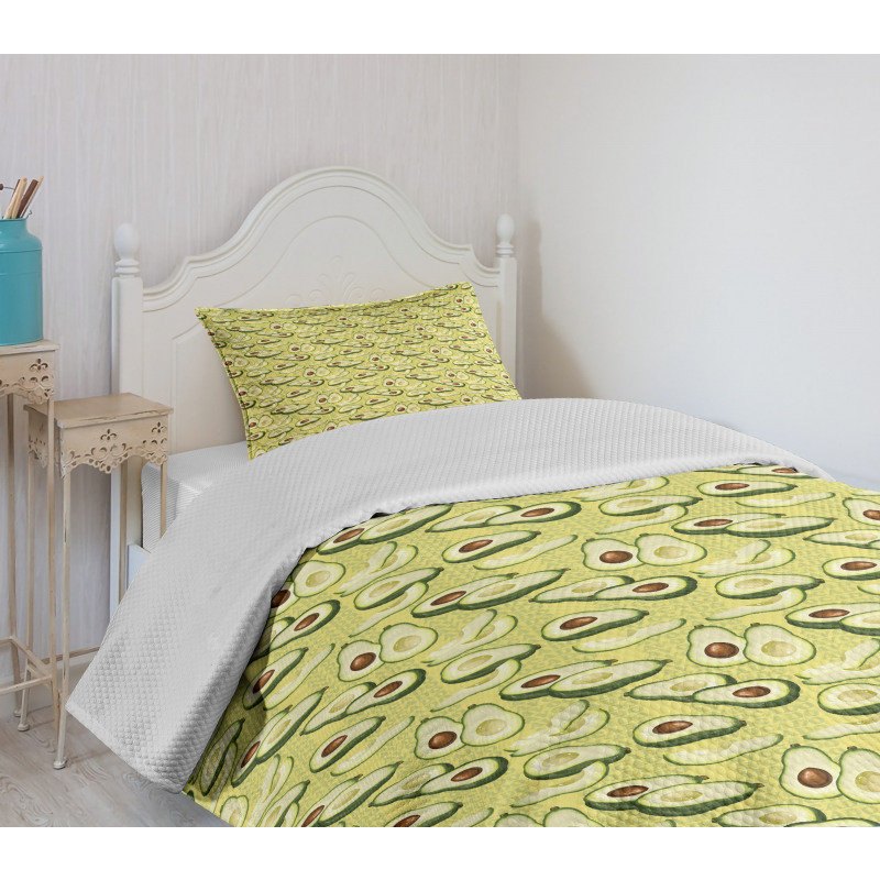 Ripe Avocado Slices Bedspread Set