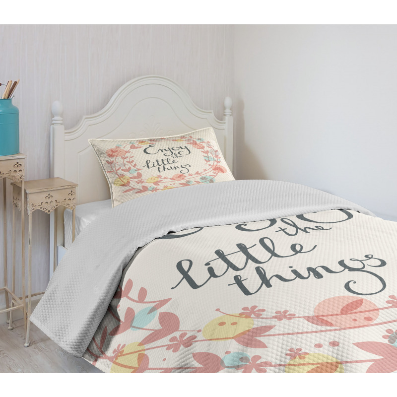 Flowers and Leaves Phrase Bedspread Set