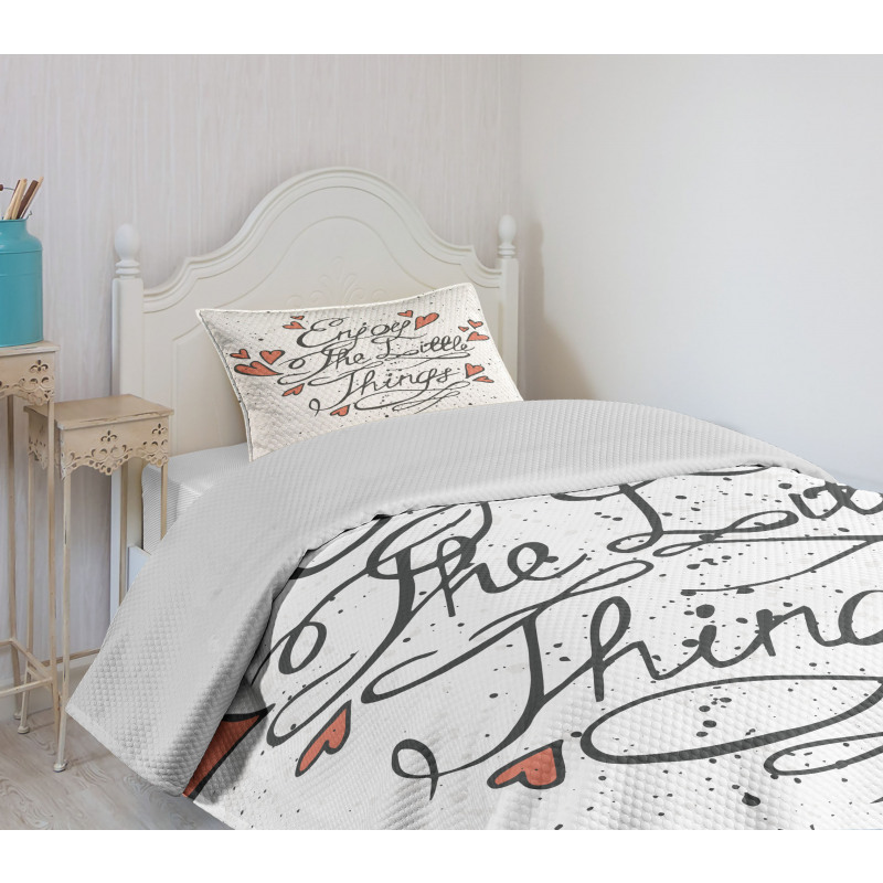 Romantic Hearts Slogan Bedspread Set