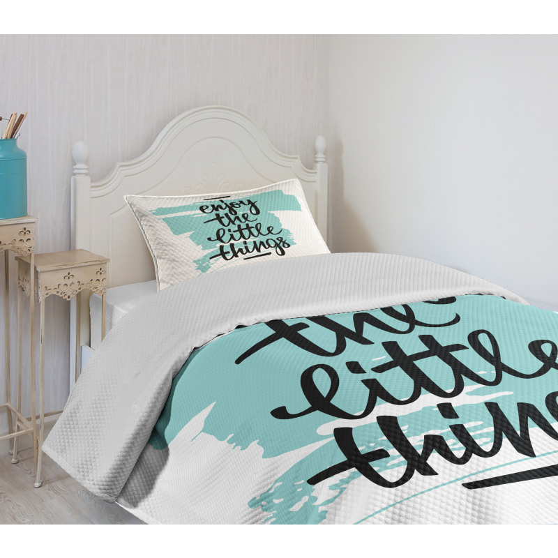 Brush Strokes Inscription Bedspread Set