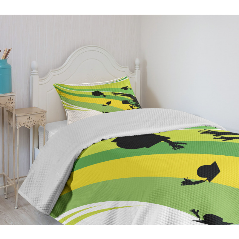 College Graduation Bedspread Set