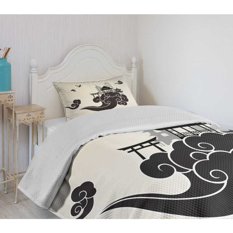 Pouff Figure and Pavilion Bedspread Set