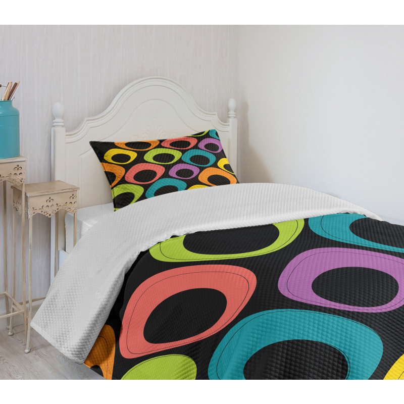 Colorful Oval Motifs Bedspread Set