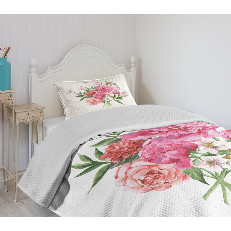 Vintage Bouquet of Flowers Bedspread Set