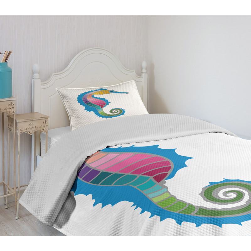 Colorful Graphic Form Bedspread Set