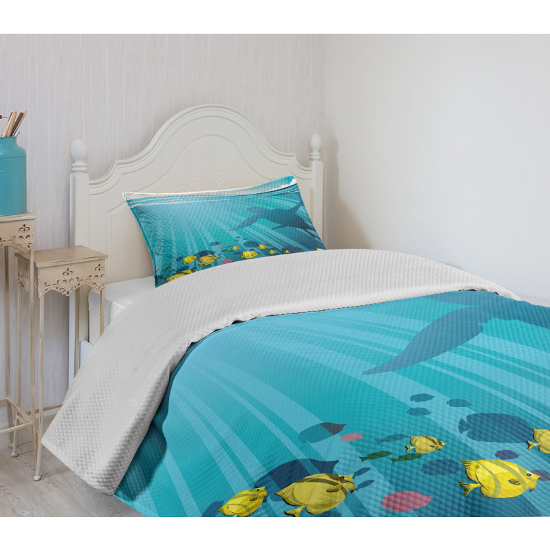 Fish in the Wavy Ocean Bedspread Set