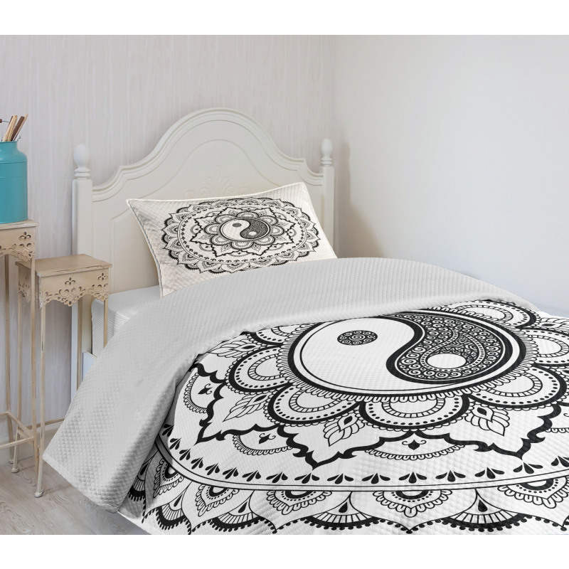 Mandala Flowers Bedspread Set