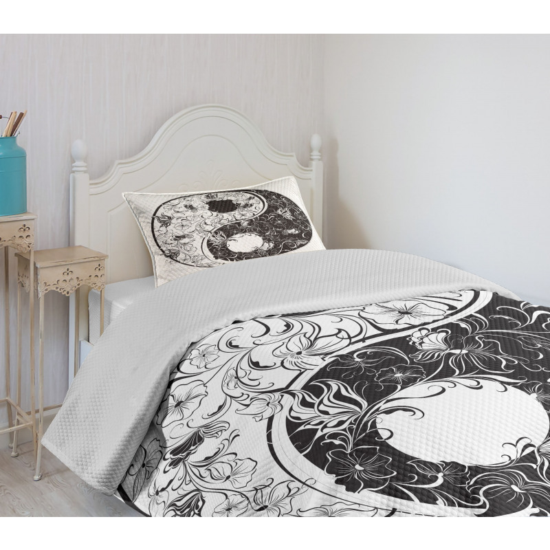 Floral Ornamentation Bedspread Set